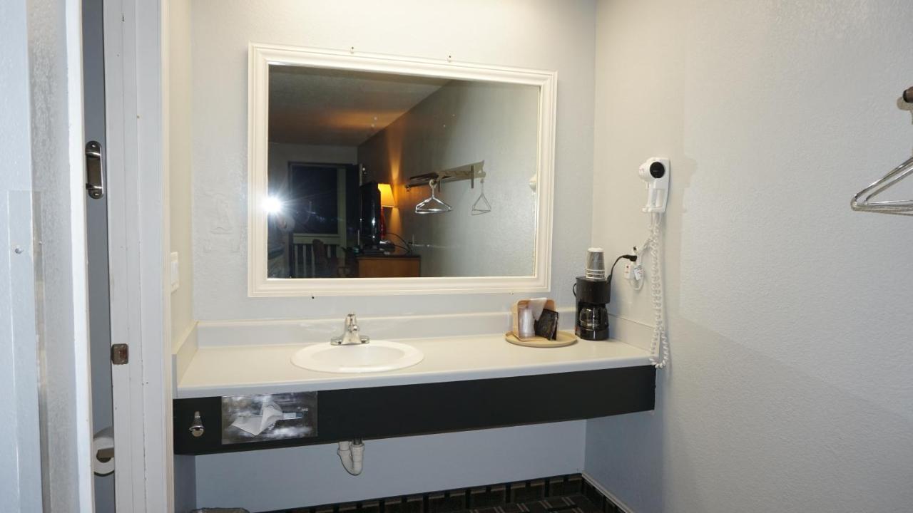 Lakes Inn Warsaw المظهر الخارجي الصورة